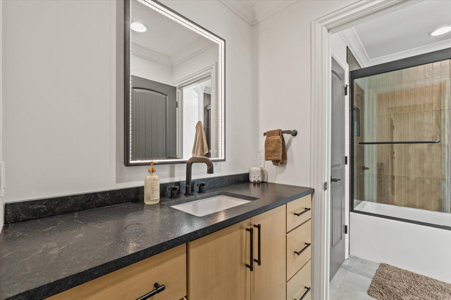 Bath · Designer · Maple, Sand stain