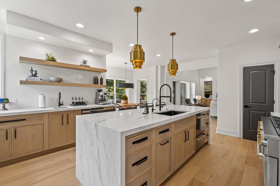 Kitchen · Savannah doors · Siesta drawer fronts · Maple, Sand stain